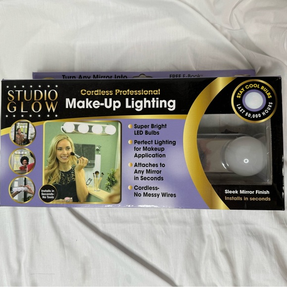 Studio Glow Make-Up Lighting - Picture 1 of 7